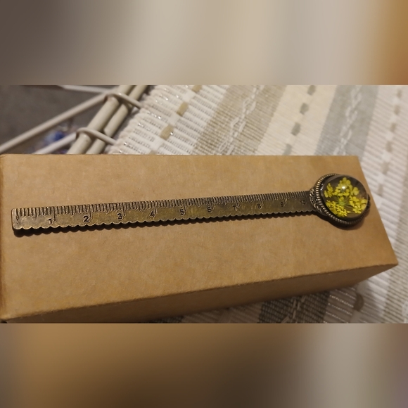 Flower Metal Bookmark Ruler - Picture 2 of 2
